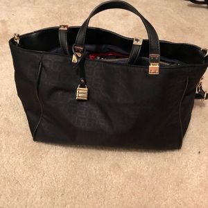 ❤️Large Black Tommy Hilfiger Purse
